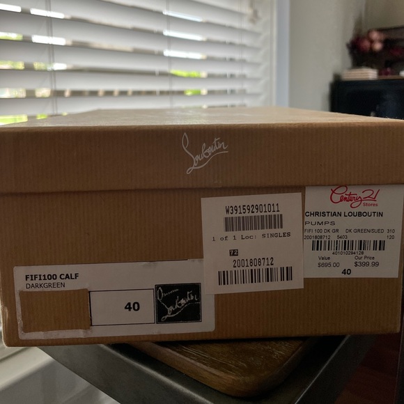 COPY - Christian Louboutin Pumps - Picture 2 of 5